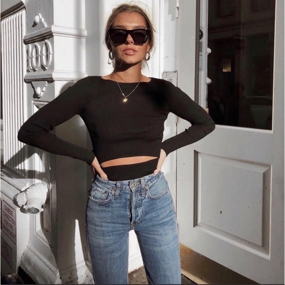 Wilfred Yacine Longsleeve
Long-sleeve peek-a-boo knit top - Picture 3 of 5